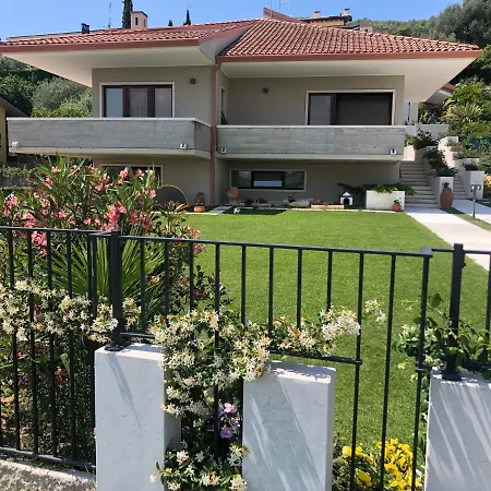 Residenza Leonida Villa SantʼAmbrogio di Valpolicella
